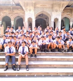 Warren Academy School